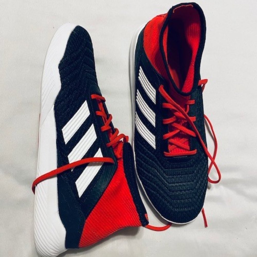 Adidas Predators Indoor Soccer Shoes - Size 9.5.  Excellent Condition